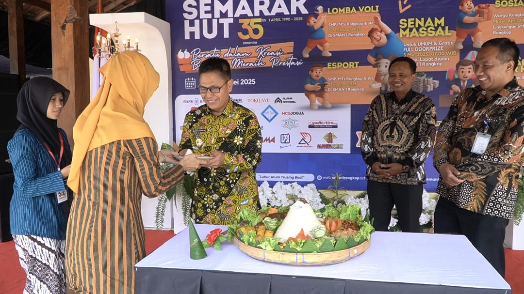 Wakil Bupati Gunungkidul Hadiri Puncak HUT ke-35 SMA Negeri 1 Rongkop dan Gelar Karya P5