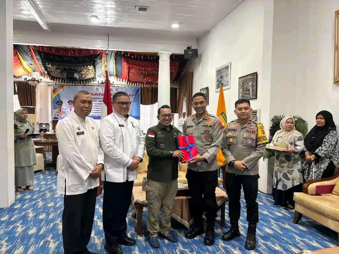 Kapolres Tanah Datar Hadiri Penyampaian Laporan dan Serahkan Sisa Dana Hibah Pilkada 2024
