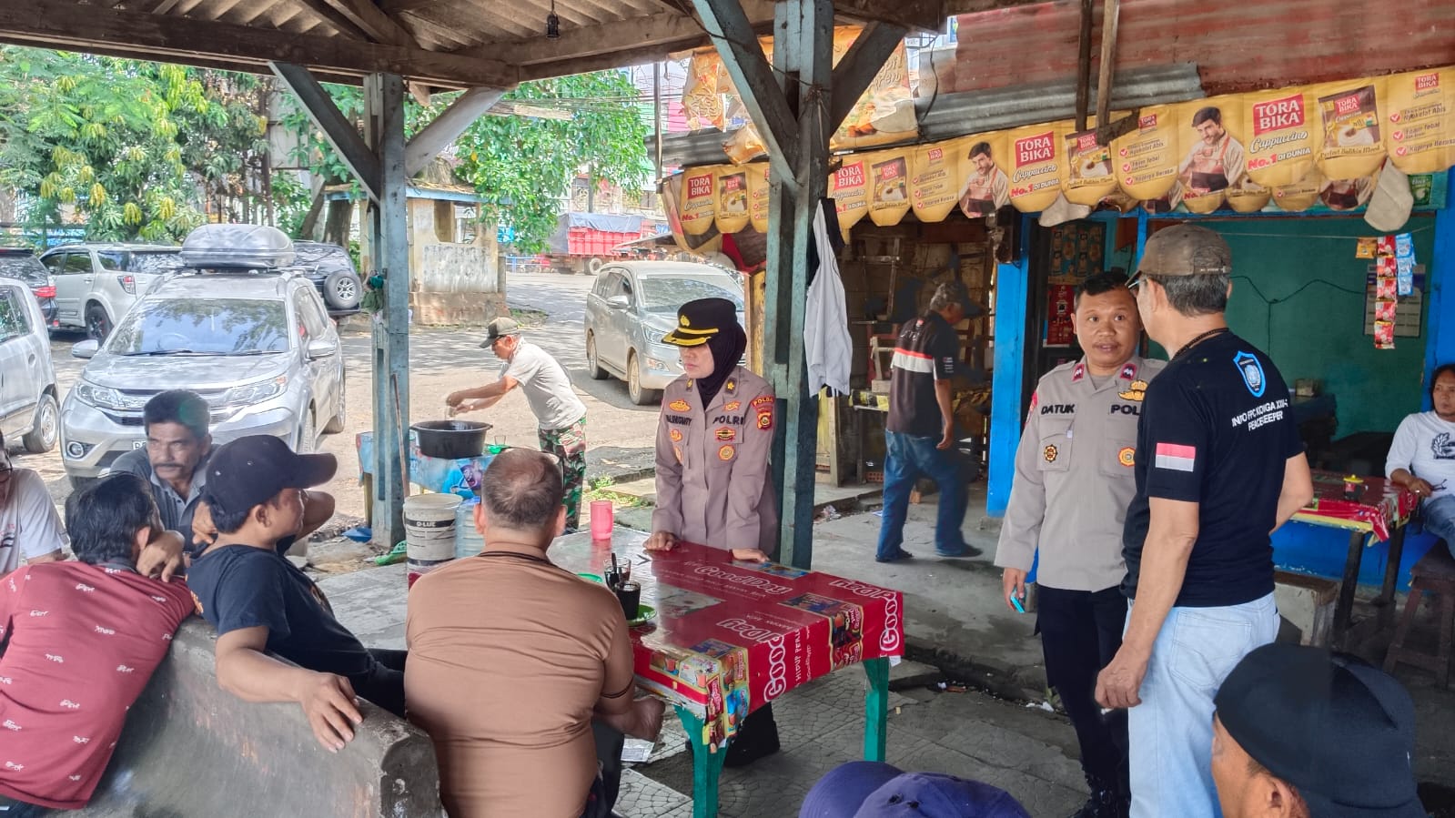Satgas Preventif Ops Sikat  I Musi 2025 Lakukan Binluh Dan Edukasi Di Pasar Sako Kenten Dan Pasar Perumnas Sako Palembang