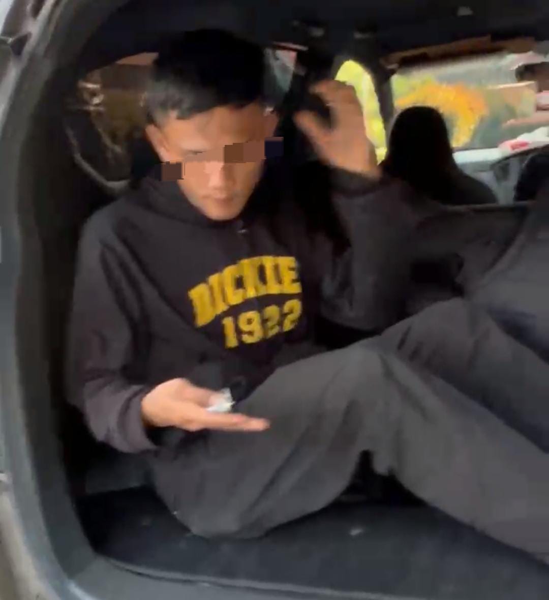 Jatanras Polda Sumsel Tangkap Oknum Juru Parkir Liar Pemeras Pedagang di Depan Hotel Swarna Dwipa