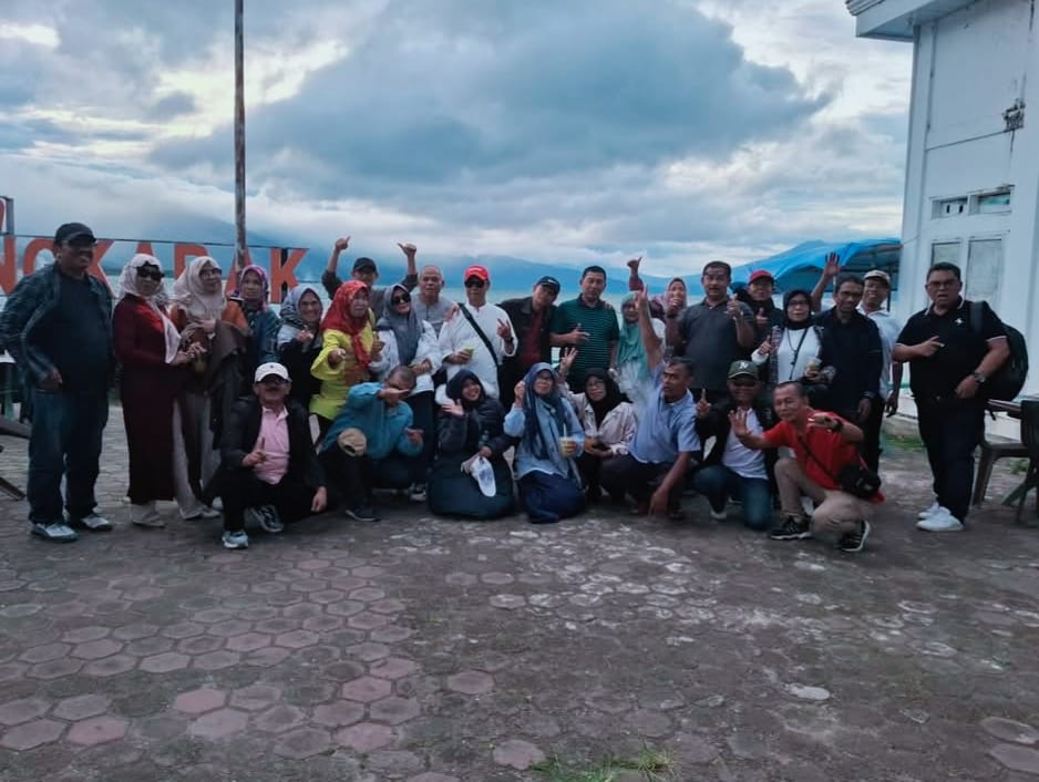 Bersukaria MALEWA ILUNI SMP 1, 82 ke Danau Ateh – Danau Bawah