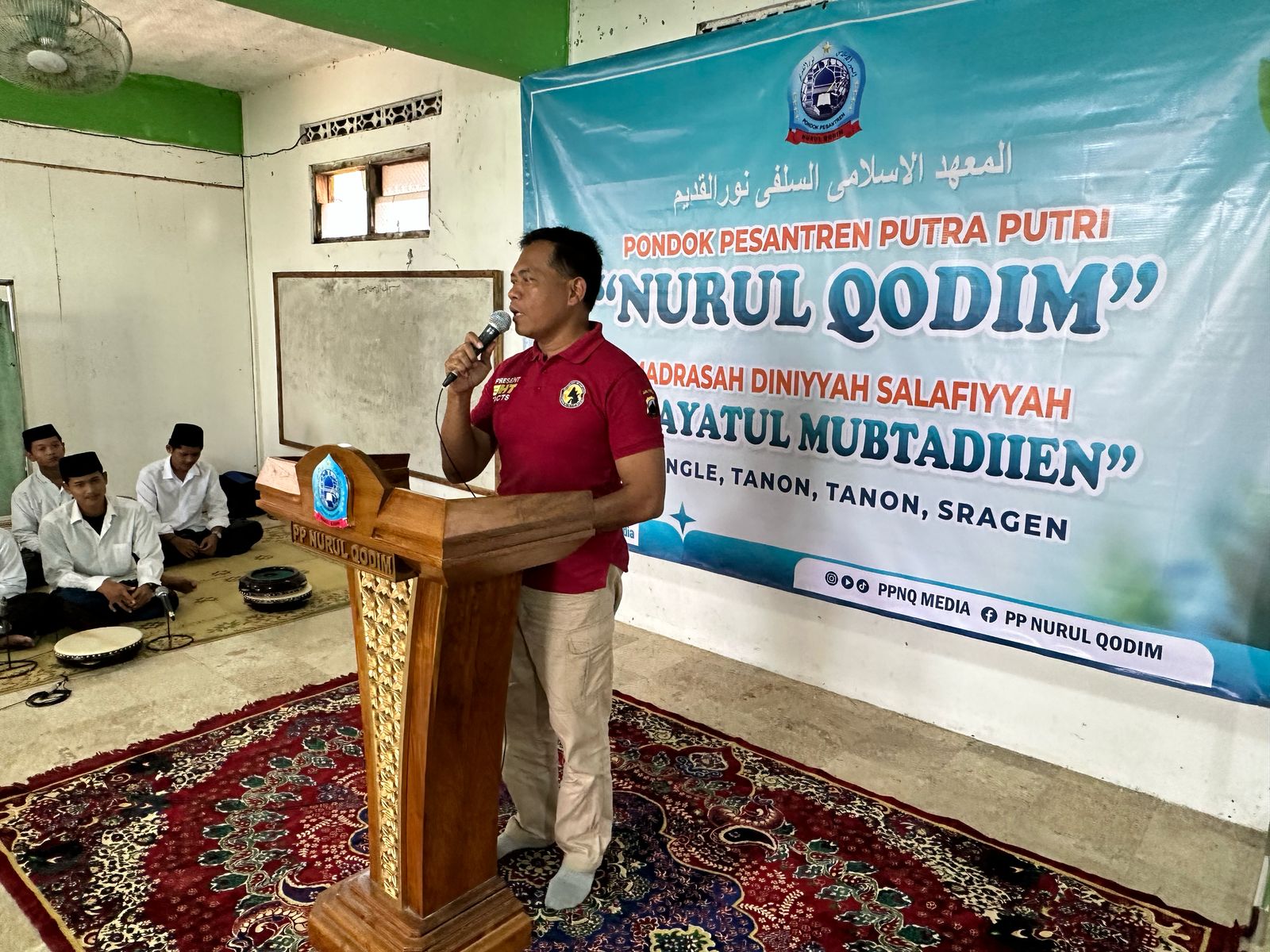 Kunjungi Pondok Pesantren di tanon,Sat res narkoba Polres Sragen Beri penyuluhan Terkait Bahaya Narkotika