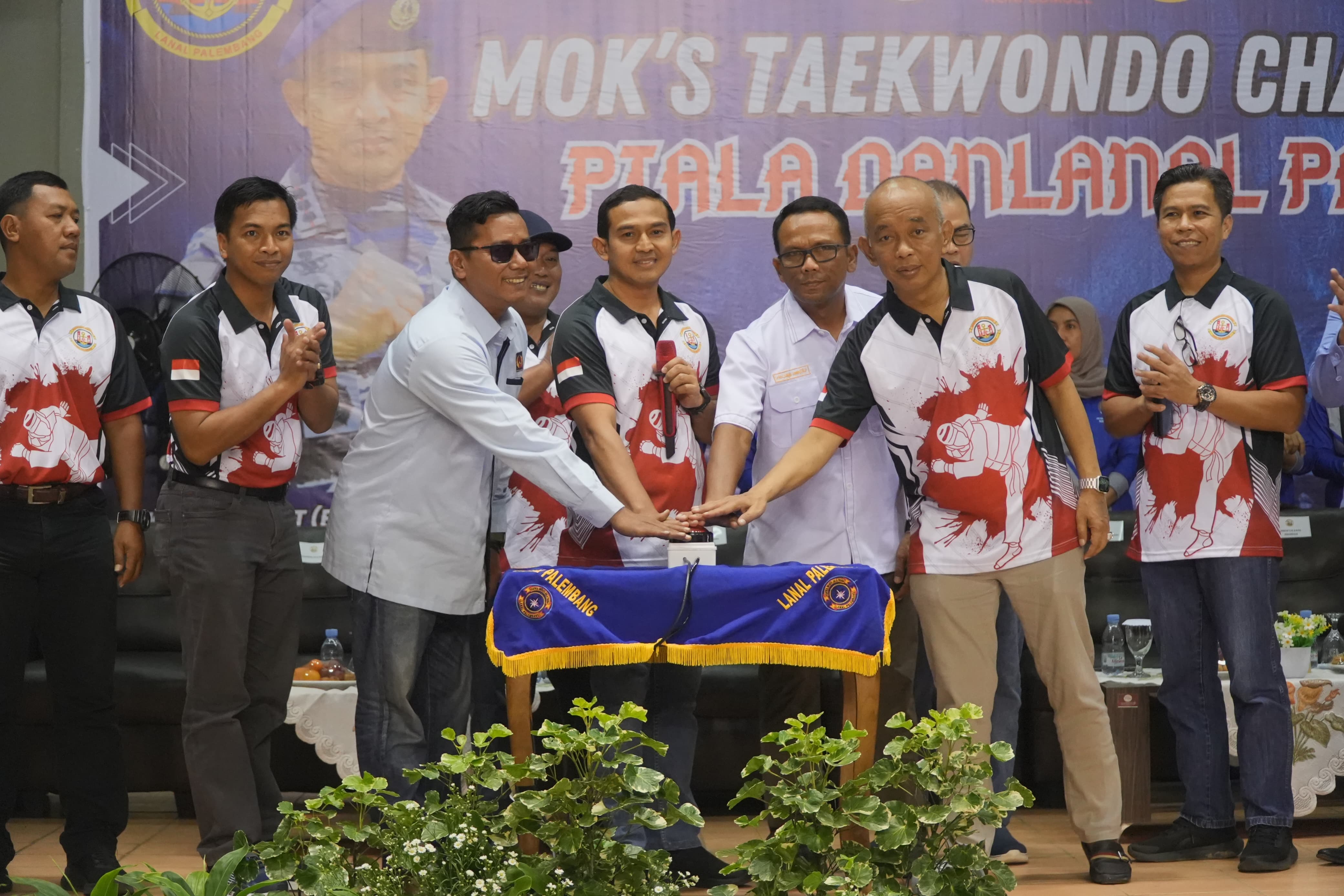 HUT ke 64 TNI AL, Danlanal Palembang Buka Kejuaraan Taekwondo
