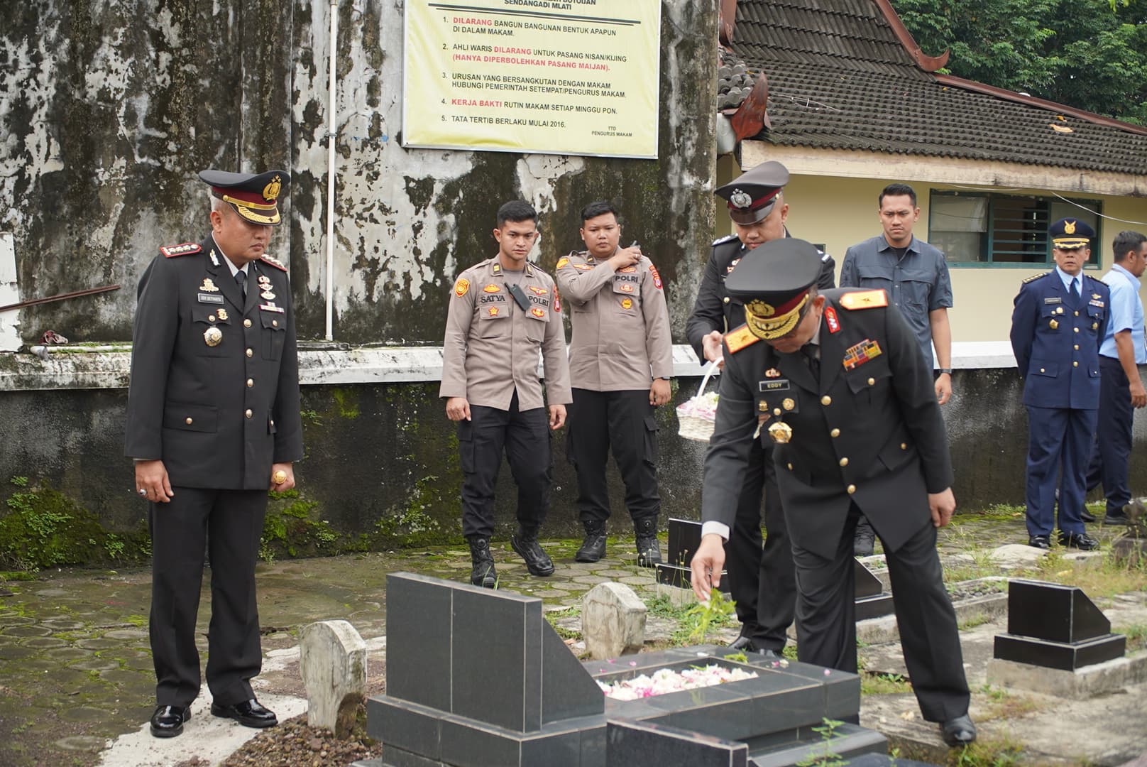 Polda DIY Peringati Hari Kebangkitan Nasional ke-117 dengan Upacara dan Ziarah di Taman Makam Pahlawan