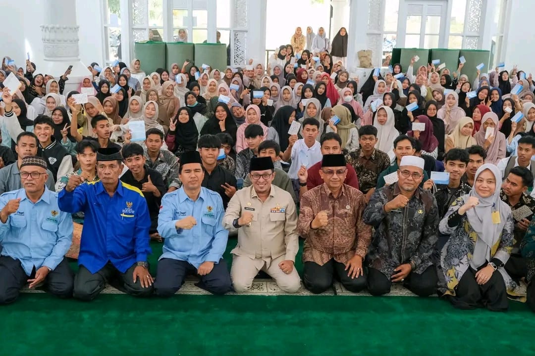 281 Calon Mahasiswa Tanah Datar Terima Beasiswa Masuk PTN, Ini Pesan Bupati Eka Putra