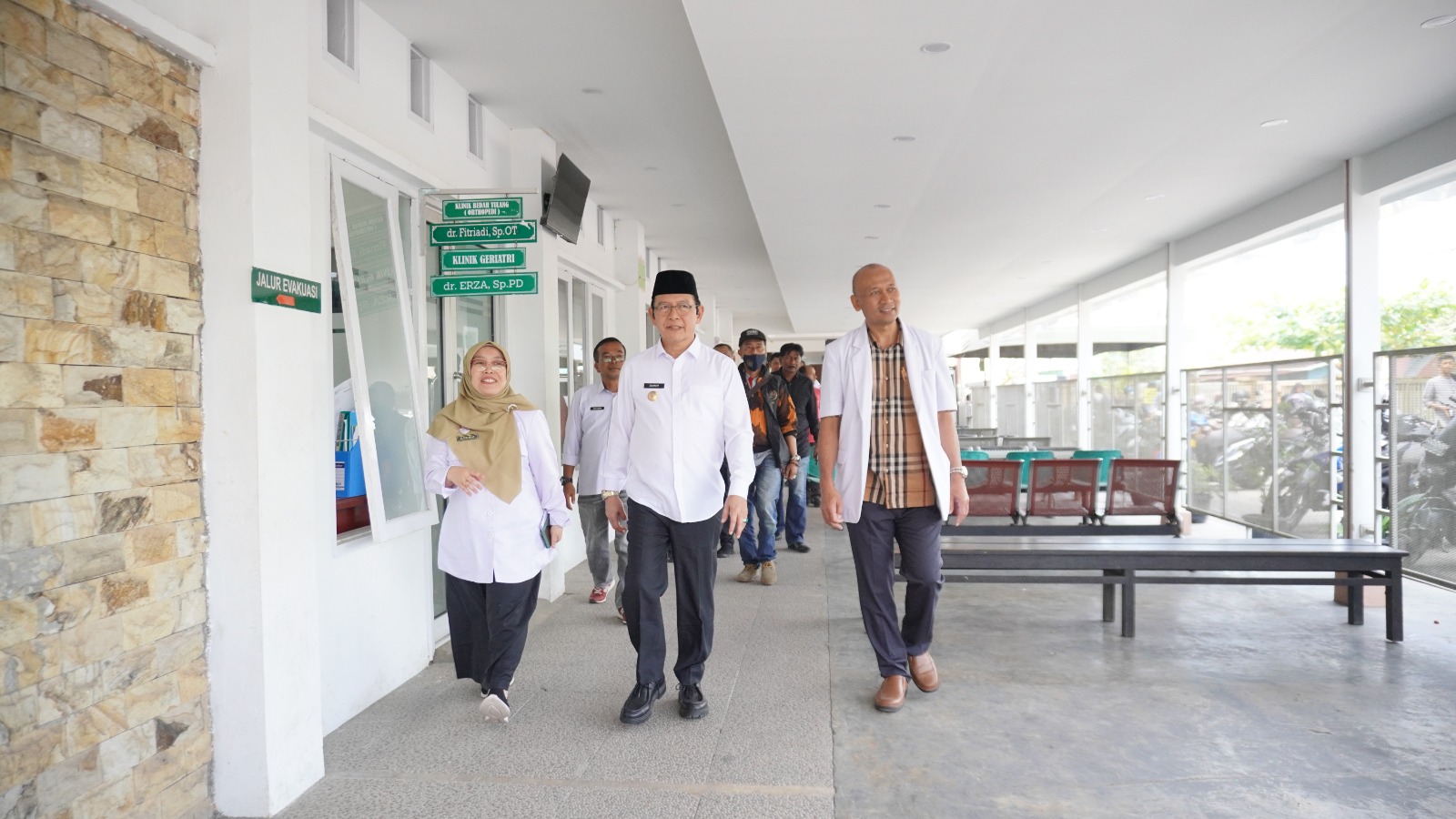 Berkantor di RSUD  Adnan WD, walikota Payakumbuh Pantau Langsung Pelayanan Kesehatan