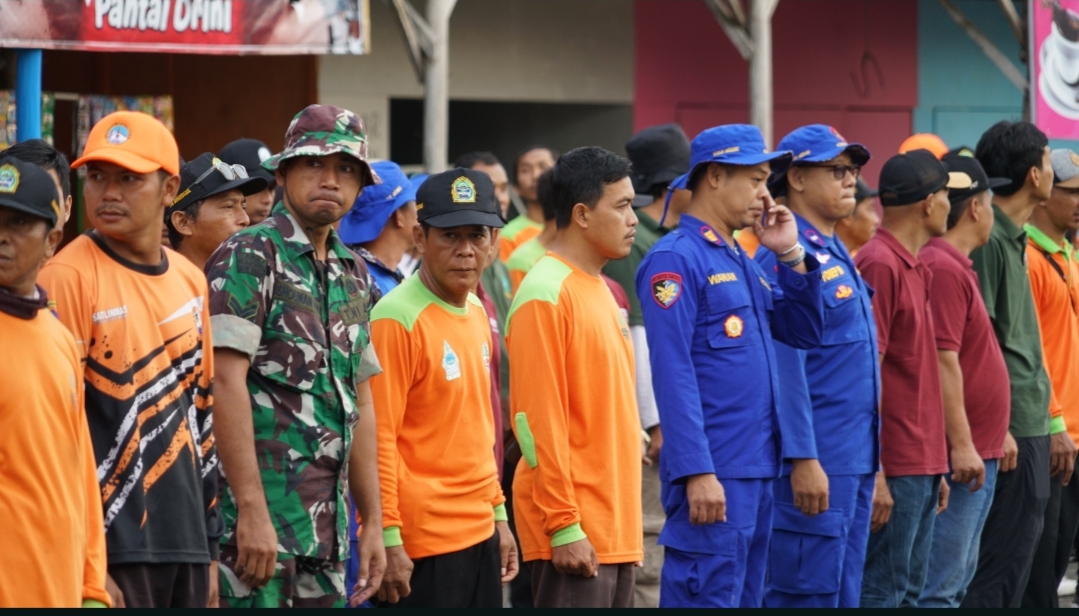 Jumat Bersih di Pantai Drini, Fokuskan Penanganan Sampah Sungai dan Penataan Kawasan Wisata