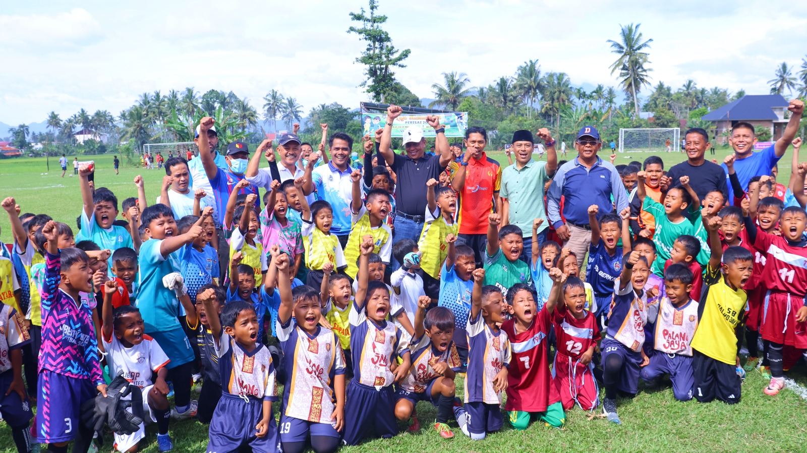 Elzadaswarman, Wakil Walikota Payakumbuh Buka Liga Silahturahmi  Perisai 2025