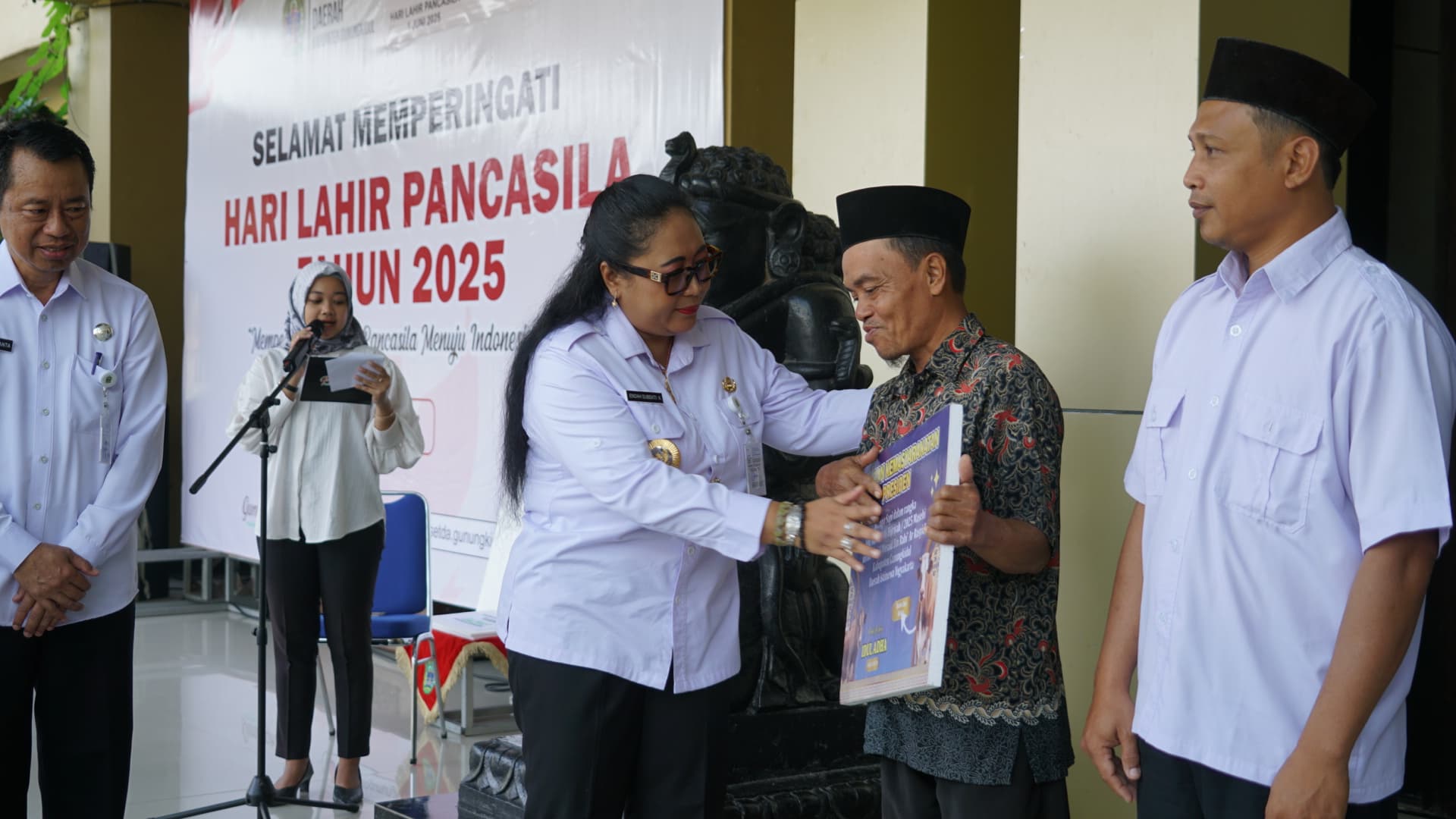 Pemda Gunungkidul serahkan bantuan hewan qurban