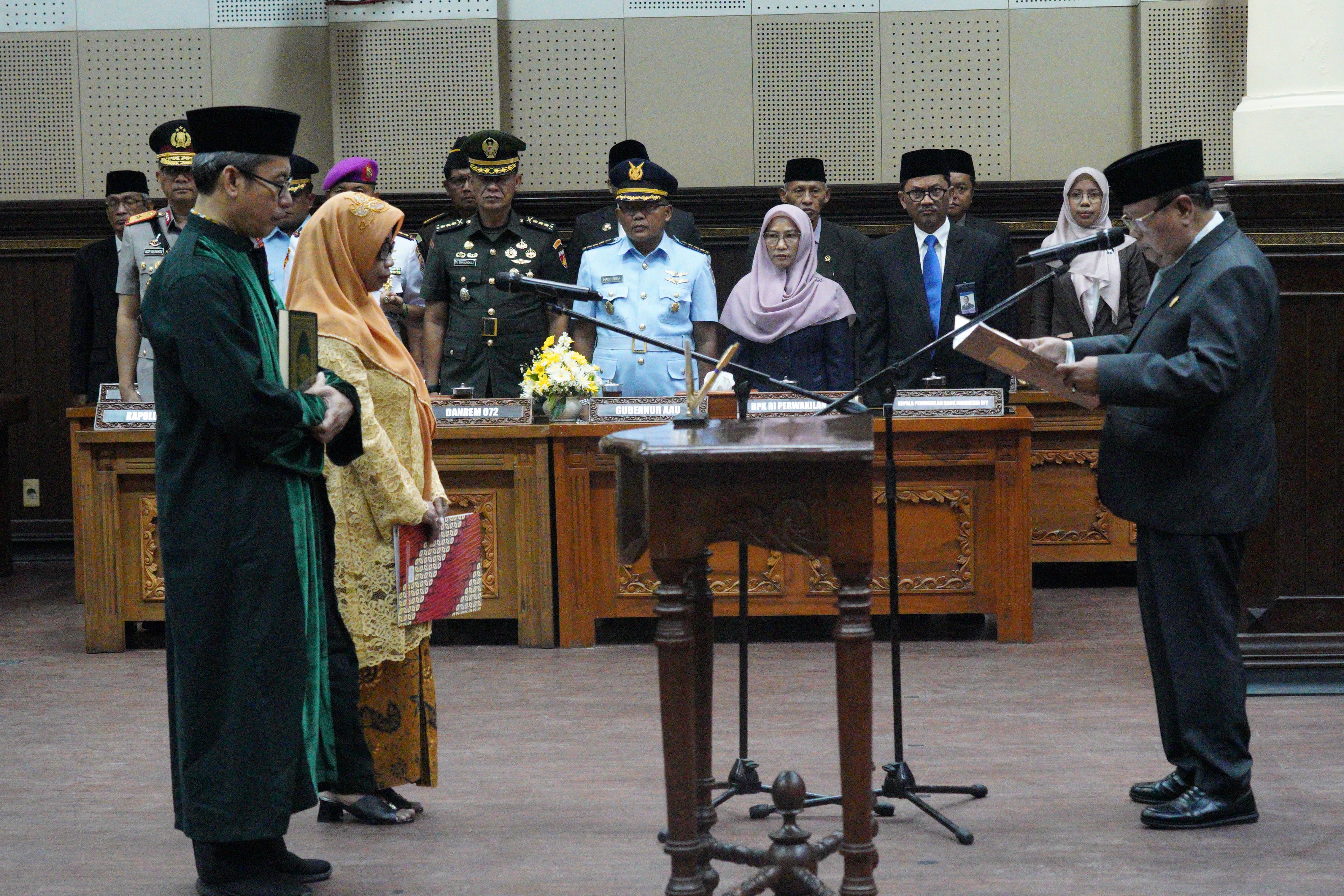 Kasrem 072/Pamungkas Hadiri Rapat Paripurna Pengucapan Sumpah/Janji Pengganti Antar Waktu (PAW) Anggota DPRD DIY Masa Jabatan 2024-2029