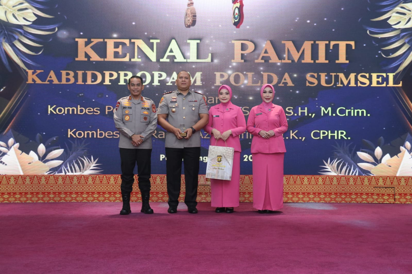 Kapolda Sumsel Pimpin Upacara Sertijab Kabid Propam Polda Sumsel