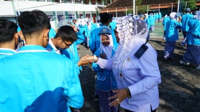 Kesbangpol Gelar Sosialisasi P4GN Di SMK Muhammadiyah Karang mojo