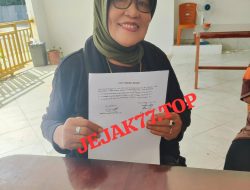 Tuntutan Keadilan, Ibu Rogayah Serahkan Dokumen Kepemilikan 310 Ha Lahan
