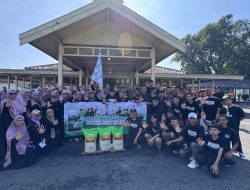 Bupati Gunungkidul, Endah Subekti Kuntariningsih, S.E., M.P., melepas rombongan Pasukan Amal Sholeh