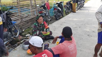 Tingkatkan Hasil Panen, Babinsa Kadipiro Dampingi Dan Berikan Motivasi Petani di Wilayah Binaannya