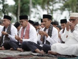 Bupati H. Khairunas Pesankan Semangat Kurban Untuk Bangun Solok Selatan