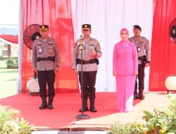 Kapolda Sumsel, Irjen Pol Andi Rian R Djajadi memimpin langsung upacara Tradisi Wisuda Purna Bhakti personil Polri dan PNS Polri