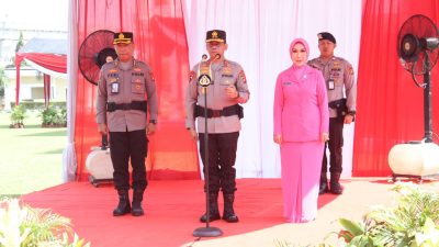 Kapolda Sumsel, Irjen Pol Andi Rian R Djajadi memimpin langsung upacara Tradisi Wisuda Purna Bhakti personil Polri dan PNS Polri