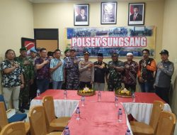 HUT Bhayangkara Ke-79, Kapolsek Sungsang Dapat Kejutan Dari Camat dan Danramil 430-02/Sungsang