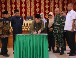 DPRD Kota Payakumbuh Mengesahkan Dua Ranperda Jadi Perda