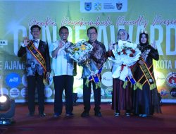 Wali Kota Payajumbuh Bersama Istri Dikukuhkan Sebsgai Ayah dan Bunda Genre