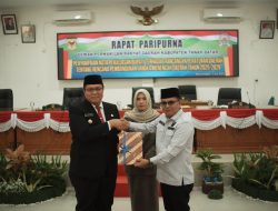 Visi dan Misi Pemda Tanah Datar Tertuang dalam Ranperda RPJMP 2025 _2026 yang di sampai kan Wabub dalam penjelasannya