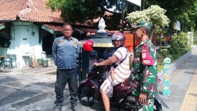 Kendarai Motor, Babinsa Keprabon Bersama Linmas Laksanakan Patroli, Ciptakan Wilayah Aman Dan Kondusif