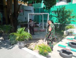 Wujudkan Kebersihan Lingkungan, Babinsa Bersama Security Dan Warga Kerja Bhakti Bersihkan Taman Cerdas Kelurahan Nusukan