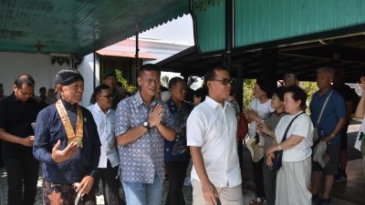 Kasrem 072/Pamungkas Hadiri Pembukaan Pameran Akhir Tahun Visit Ruang Pamer Pangastho Aji Yogyakarta