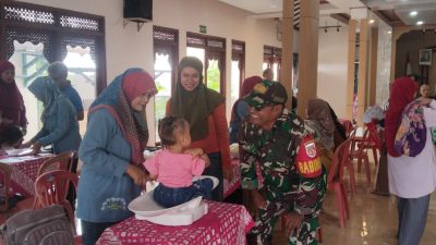 Peduli Kesehatan, Babinsa Joyotakan Laksanakan Pendampingan Posyandu ILP di Wilayah Binaan