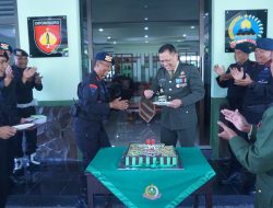Datangi Markas Kodim 0735/Surakarta, Danyon C Pelopor Sat Brimobda Jateng Bersama Anggotanya Ucapkan HUT Ke-80 TNI