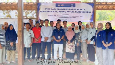 UNY Gandeng Dispar Gunungkidul Latih Pokdarwis Kampung Emas Kembangkan Pemasaran Topeng Batik Khas Putat