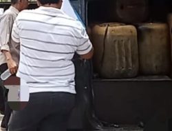 Oknum Anggota Polda Sumbar Berpangkat AKBP Akui Adiknya Pemain Solar Illegal