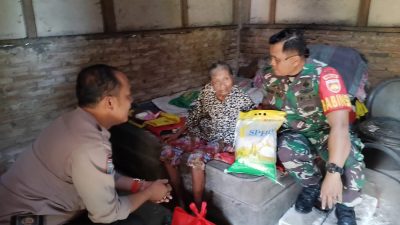 Jumat Berbagi bersama Sahabat Bhabin, Polisi Bagikan Sembako ke Masyarakat Donorojo Jepara