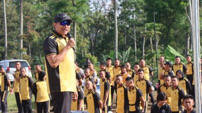 Kapolres Boyolali Gelar Olahraga Bersama dan Bazar Sembako Tebus Murah di Desa Sampetan