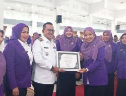 Bupati Eka Putra Lantik Ketua Tim Pembina Posyandu se-Kabupaten Tanah Datar Dorong Sinergi Lintas Sektor untuk Kesejahteraan Masyarakat