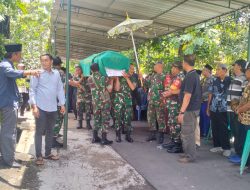Anggota Koramil 05/Pasar Kliwon Takziah Mertua Anggota Yang Meninggal Dunia