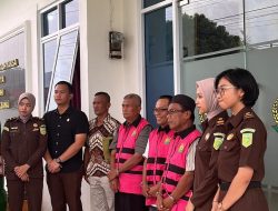 Penyidik Cabjari Pessel Menahan Tiga Orang Tersangka Tipikor Dana BOS