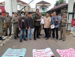 Aliansi Mahasiswa Pemuda Peduli Banyuasin AMPPB Geruduk Kejari Banyuasin