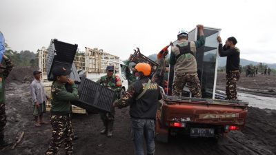 TNI Perkuat Respons Penanggulangan Bencana, Pastikan Penanganan Dampak Erupsi Semeru Berjalan Cepat dan Terkoordinasi