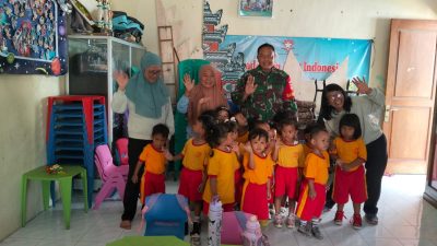 Sambangi PAUD Pratama Bintang, Babinsa Gandekan Berikan Motivasi Dan Semangat Belajar Sejak Usia Dini