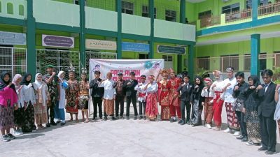 Pakaian Adat Nusantara Warnai Peringatan Hari Pahlawan di SMP Bumi Sejahtera Cibungbulang