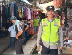 Patroli Jalan Kaki Kapolsek Tungkal ilir Optimalisasi Kedekatan Pencegahan Kejahatan