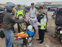 Jelang Nataru 2025, Sat Lantas Polres Wonogiri Gencarkan Sosialisasi Kepatuhan Berkendara di Terminal Ngadirojo