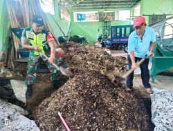 Sukseskan Program “RESPATA”, Bati Tuud Bersama Babinsa Koramil 04/Jebres Bantu Pengolahan Sampah Di TPS3R Mojo Jebres