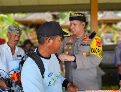 Bhabinkamtibmas Desa Bangli Mengamankan Melancaran Ida Betara Pucak Padang Dawa