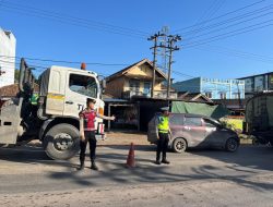 Pawas Satgas Urai Macet Ops Lilin Musi 2025 Laporkan Kondisi Arus Lalu Lintas di Jalintim dan Gerbang Tol Musi Landas