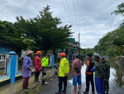 Gerak Cepat, Kapolres Gunungkidul Tinjau Lokasi Banjir di Kemadang Tanjungsari