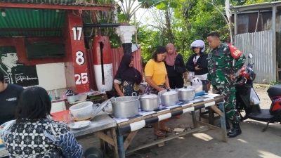 Motifasi UMKM, Babinsa Sewu Sambangi Pedagang Nasi Liwet Di Wilayah Binaan