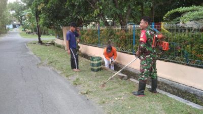 Babinsa Banjarsari Bersama Tim Saberling Dan Warga Bergotong Royong Laksanakan Pembersihan Lingkungan